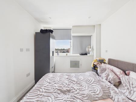 1 bedroom Flat to let in George House, George Street, Wakefield, WF1