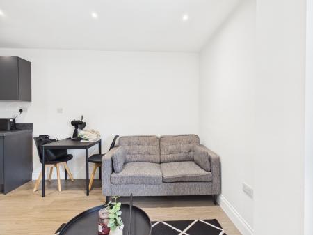 1 bedroom Flat to let in George House, George Street, Wakefield, WF1