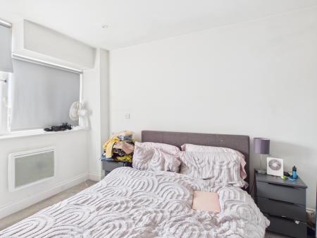 1 bedroom Flat to let in George House, George Street, Wakefield, WF1