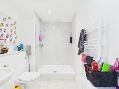 1 bedroom Flat to let in George Street, Wakefield, WF1