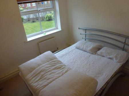 2 bedroom Flat to let in Holywell Drive, Warrington, WA1