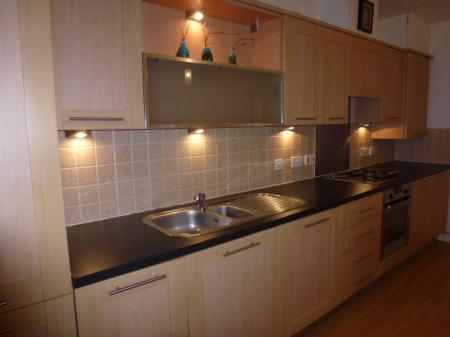 2 bedroom Flat to let in Holywell Drive, Warrington, WA1