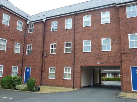 2 bedroom Flat to let in Holywell Drive, Warrington, WA1