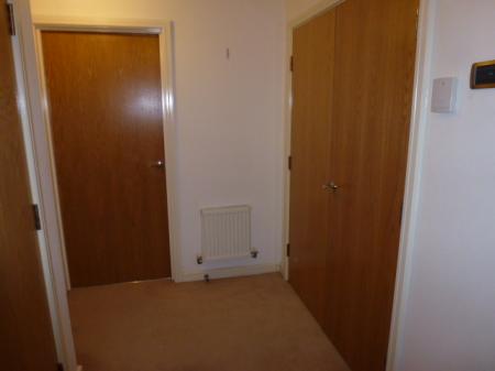 2 bedroom Flat to let in Holywell Drive, Warrington, WA1