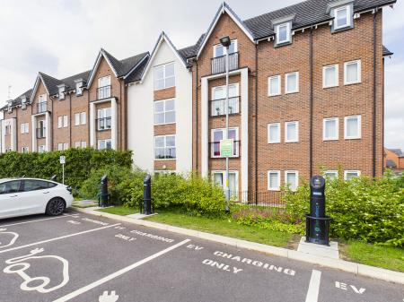 2 bedroom Flat for sale in Rose Creek Gardens, Great Sankey, Warrington, WA5