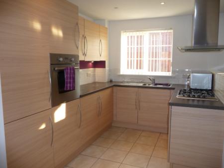 5 bedroom Detached house to let in Monks Place, Warrington, WA2