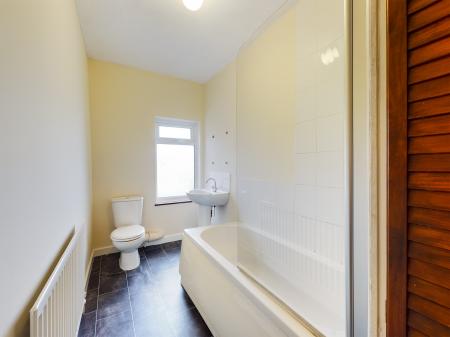 2 bedroom Terraced House to let in Warrington Road, Penketh, Warrington, WA5