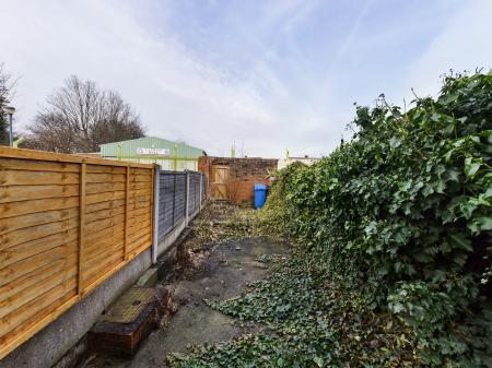 2 bedroom Terraced House to let in Warrington Road, Penketh, Warrington, WA5