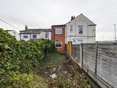 2 bedroom Terraced House to let in Warrington Road, Penketh, Warrington, WA5