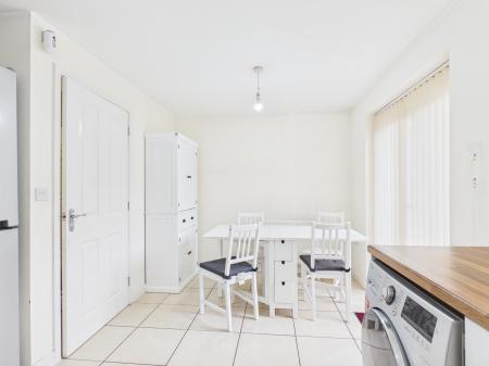 3 bedroom Semi-detached house to let in Jamestown Avenue Warrington, Great Sankey, Warrington, WA5