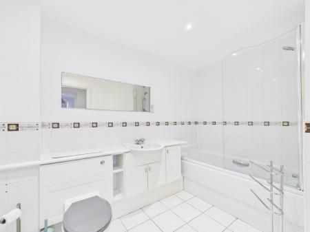 2 bedroom Flat to let in Bovey Court, Warrington, WA1