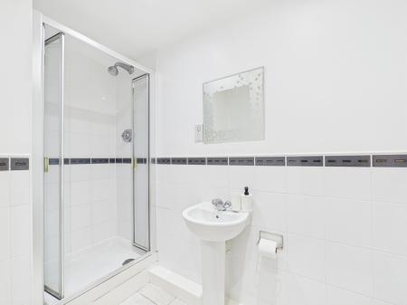 2 bedroom Flat to let in Bovey Court, Warrington, WA1
