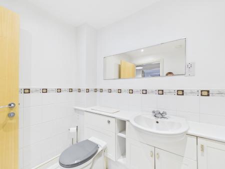 2 bedroom Flat to let in Bovey Court, Warrington, WA1