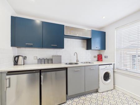 2 bedroom Flat to let in Bovey Court, Warrington, WA1