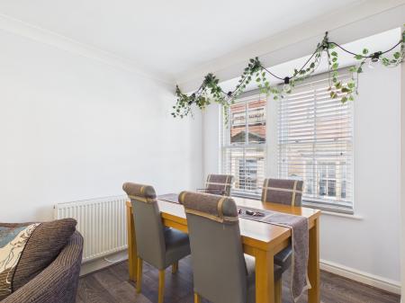 2 bedroom Flat to let in Bovey Court, Warrington, WA1