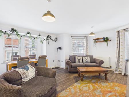 2 bedroom Flat to let in Bovey Court, Warrington, WA1