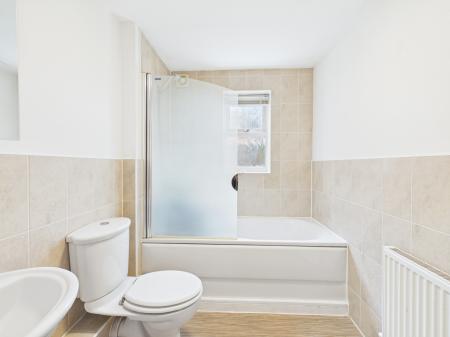 2 bedroom Flat to let in Holywell Drive, Warrington, WA1