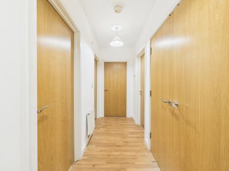 2 bedroom Flat to let in Holywell Drive, Warrington, WA1