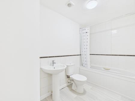 2 bedroom Flat to let in Cherry Court, Warrington, WA1