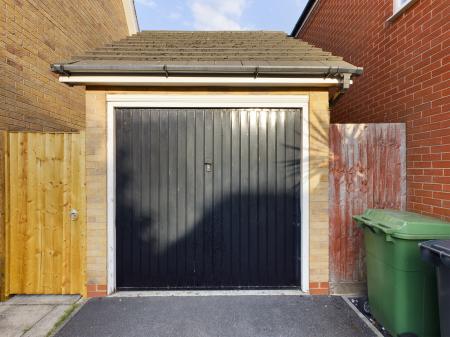 3 bedroom Semi-detached house to let in Southwold Crescent, Great Sankey, Warrington, WA5