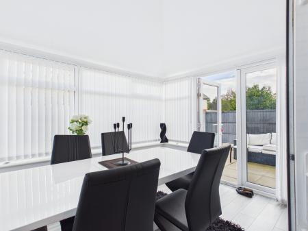 4 bedroom Detached house to let in Lady Richeld Close, Runcorn, WA7