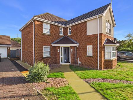 4 bedroom Detached house to let in Lady Richeld Close, Runcorn, WA7