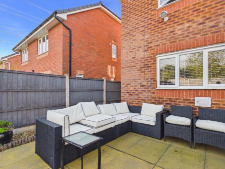 4 bedroom Detached house to let in Lady Richeld Close, Runcorn, WA7