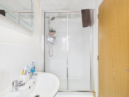 2 bedroom Flat to let in Rylands Drive, Warrington, WA2