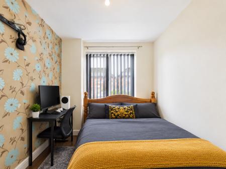 2 bedroom Flat to let in Rylands Drive, Warrington, WA2