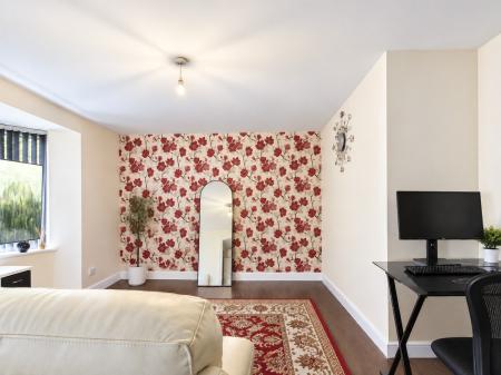 2 bedroom Flat to let in Rylands Drive, Warrington, WA2