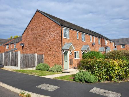 2 bedroom Mews house to let in Glossop Close, Warrington, WA1