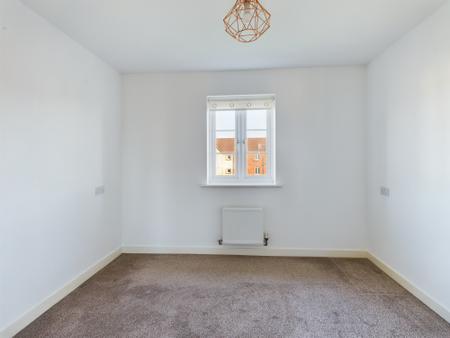 2 bedroom Flat to let in Phoenix Place, Great Sankey, Warrington, WA5