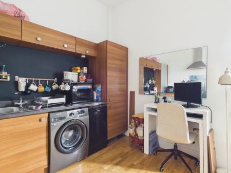 1 bedroom Flat for sale in Barton Court Central Way, Warrington, WA2