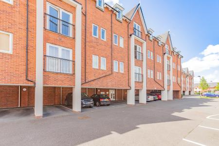 2 bedroom Flat to let in Louisiana Drive, Great Sankey, Warrington, WA5