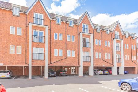 2 bedroom Flat to let in Louisiana Drive, Great Sankey, Warrington, WA5
