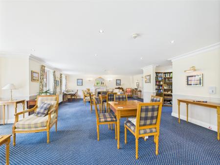 2 bedroom Flat for sale in Bath Road, Calcot, Reading, RG31