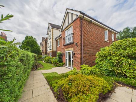 Bath Road, Calcot, Reading, RG31