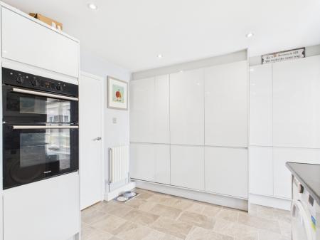 3 bedroom End of terrace house for sale in Blundells Road, Tilehurst, Reading, RG30