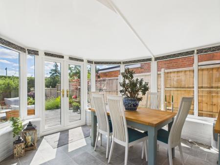 3 bedroom End of terrace house for sale in Blundells Road, Tilehurst, Reading, RG30