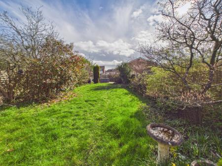 3 bedroom Semi-detached house for sale in Blundells Road, Tilehurst, Reading, RG30