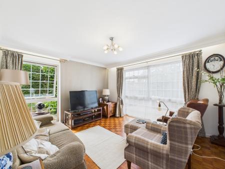 4 bedroom Detached house for sale in Boundary Close, Tilehurst, Reading, RG31