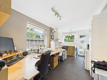 4 bedroom Detached house for sale in Boundary Close, Tilehurst, Reading, RG31