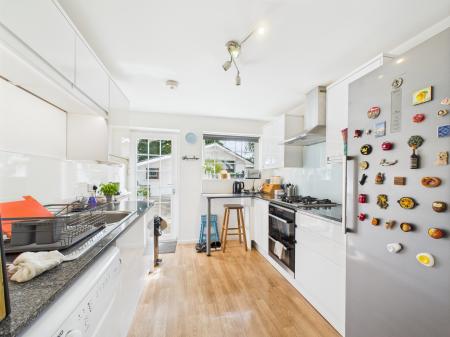 4 bedroom Detached house for sale in Boundary Close, Tilehurst, Reading, RG31