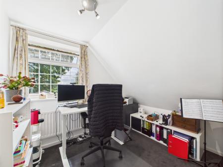 4 bedroom Detached house for sale in Boundary Close, Tilehurst, Reading, RG31