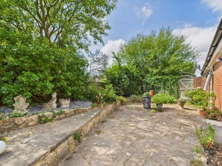 4 bedroom Detached house for sale in Boundary Close, Tilehurst, Reading, RG31