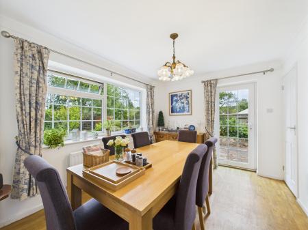 4 bedroom Detached house for sale in Boundary Close, Tilehurst, Reading, RG31