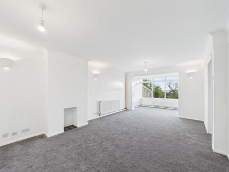 4 bedroom Semi-detached house for sale in Cheddington Close, Tilehurst, Reading, RG30