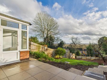 4 bedroom Semi-detached house for sale in Cheddington Close, Tilehurst, Reading, RG30