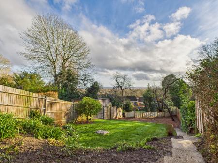 4 bedroom Semi-detached house for sale in Cheddington Close, Tilehurst, Reading, RG30