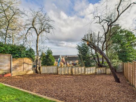 4 bedroom Semi-detached house for sale in Cheddington Close, Tilehurst, Reading, RG30